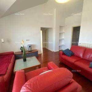 Poreč – Prostrani penthouse s velikom terasom i  pogledom na more