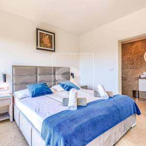 Poreč, vila s 3 spavaće, bazenom, wellnessom 1,5 km do mora