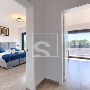 Poreč, vila s 3 spavaće, bazenom, wellnessom 1,5 km do mora