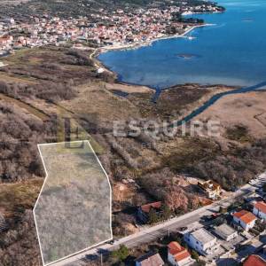 POSEDARJE - Građevinsko zemljište 3700m2 + livada - ukupno 6500m2
