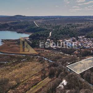 POSEDARJE - Građevinsko zemljište 3700m2 + livada - ukupno 6500m2