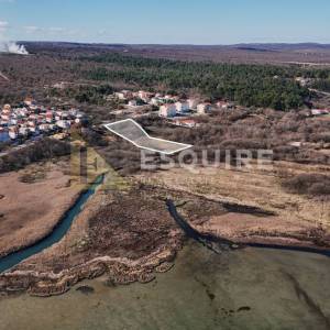 POSEDARJE - Građevinsko zemljište 3700m2 + livada - ukupno 6500m2