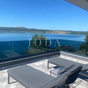 Posedarje, vila prvi red do mora 