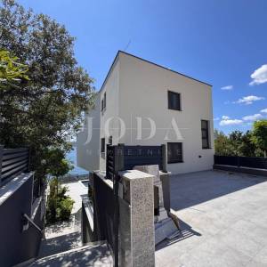 Posedarje, vila prvi red do mora 