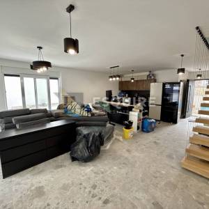 POVLJANA  - NAMJEŠTENA DUPLEX KUĆA S GRIJANIM BAZENOM!!