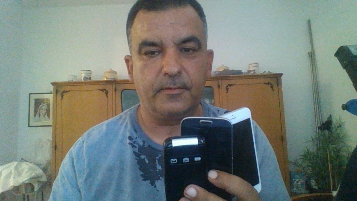 POVOLJNO PRODAJEM NEISPRAVNE MOBITELE ALI JAKO OCUVANE, 7 KOMADA,