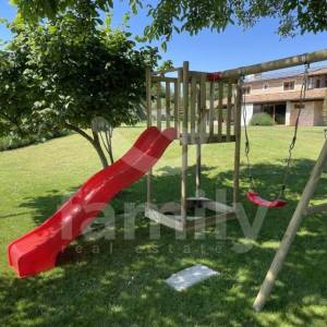 PREDIVNA PROSTRANA VILA SA ZAPANJUJUĆIM POGLEDOM NA MORE