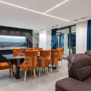 PRESTIŽNA VILLA SA PANORAMSKIM POGLEDOM NA MORE