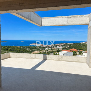 PRIMOŠTEN – Jedan od najviših penthousea s pogledom na more, jacuzzi