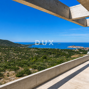PRIMOŠTEN – Jedan od najviših penthousea s pogledom na more, jacuzzi