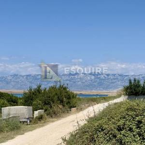 PRIVLAKA – Atraktivno građevinsko zemljište 1.526 m² u blizini mora!