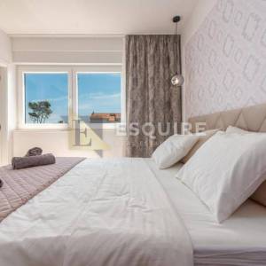 PRIVLAKA - Duplex vila s bazenom 3. red od mora - 190m2