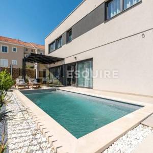 PRIVLAKA - Duplex vila s bazenom 3. red od mora - 190m2