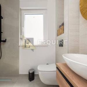 PRIVLAKA - Duplex vila s bazenom 3. red od mora - 190m2