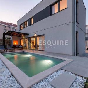 PRIVLAKA - Duplex vila s bazenom 3. red od mora - 190m2