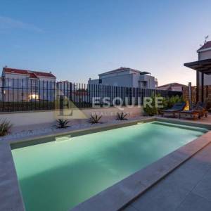 PRIVLAKA - Duplex vila s bazenom 3. red od mora - 190m2