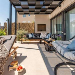 PRIVLAKA - Duplex vila s bazenom 3. red od mora - 190m2