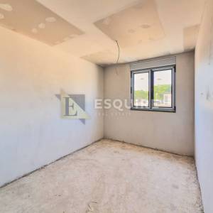PRIVLAKA - Dvosoban stan S2 s vrtom, useljivo - 89m2