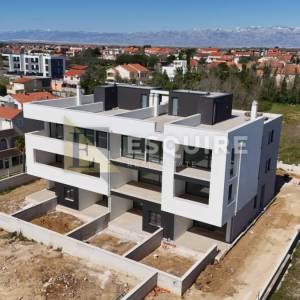 PRIVLAKA - Dvosoban stan S2 s vrtom, useljivo - 89m2