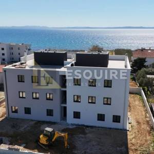 PRIVLAKA - Dvosoban troetažni stan S7, USELJIVO - 130m2