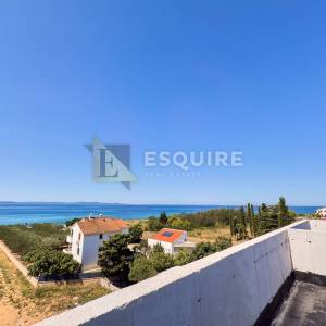 PRIVLAKA - Dvosoban troetažni stan S7, USELJIVO - 130m2