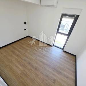 Privlaka I Dvosoban apartman u novogradnji, 100 m od mora i 2 parkirna mjesta