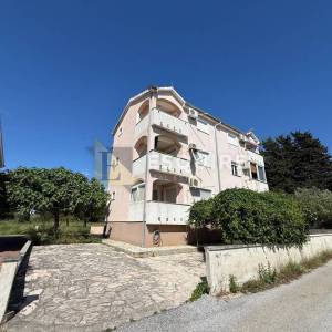 PRIVLAKA - Jednosoban apartman 350m od mora - 45m2