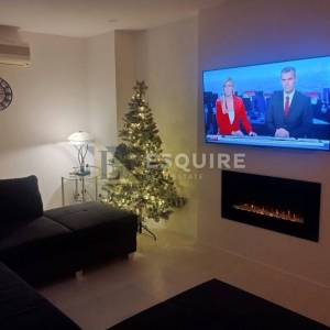 PRIVLAKA - kuća sa dvije stambene jedinice 80m od mora - 140m2