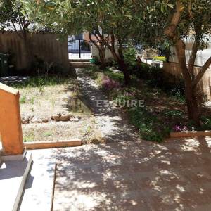 PRIVLAKA - kuća sa dvije stambene jedinice 80m od mora - 140m2