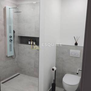 PRIVLAKA - kuća sa dvije stambene jedinice 80m od mora - 140m2