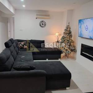 PRIVLAKA - kuća sa dvije stambene jedinice 80m od mora - 140m2