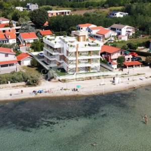 Privlaka | Luksuzni dvoetažni penthouse 131,76 m² | Lift | Prvi red do mora