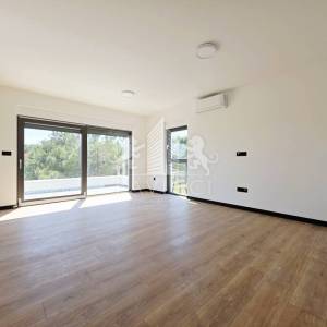 Privlaka – Penthouse apartman s bazenom i krovnom terasom 100 m od mora