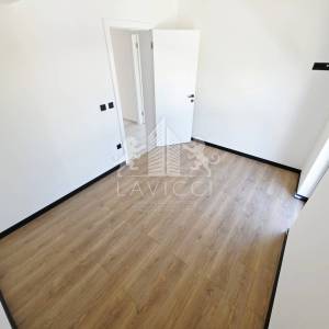 Privlaka – Penthouse apartman s bazenom i krovnom terasom 100 m od mora