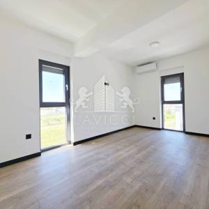 Privlaka – Penthouse apartman s bazenom i krovnom terasom 100 m od mora
