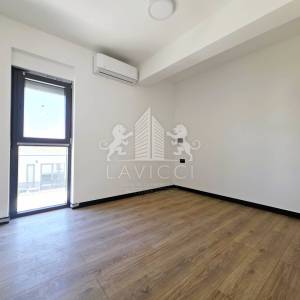 Privlaka – Penthouse apartman s bazenom i krovnom terasom 100 m od mora