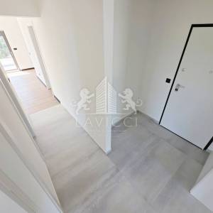 Privlaka – Penthouse s privatnim bazenom i krovnom terasom 100 m od mora