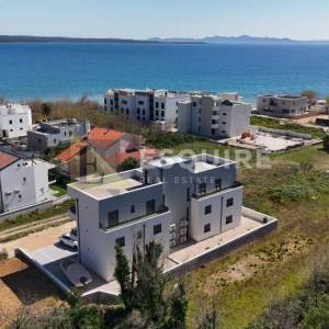 PRIVLAKA - Penthouse S5 s bazenom i pogledom na more - 90m2