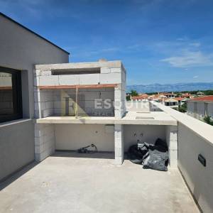 PRIVLAKA - Penthouse S5 s bazenom i pogledom na more - 90m2