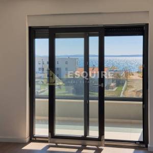 PRIVLAKA - Penthouse S5 s bazenom i pogledom na more - 90m2