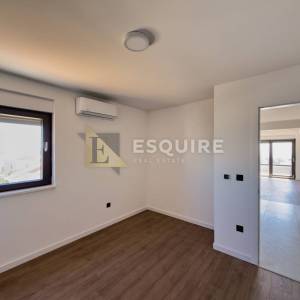 PRIVLAKA - Penthouse S5 s bazenom i pogledom na more - 90m2