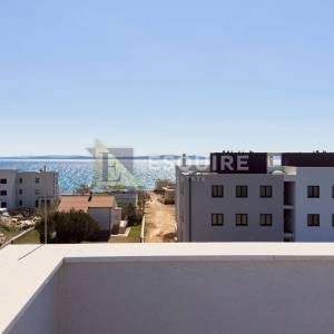 PRIVLAKA - Penthouse S5 s bazenom i pogledom na more - 90m2