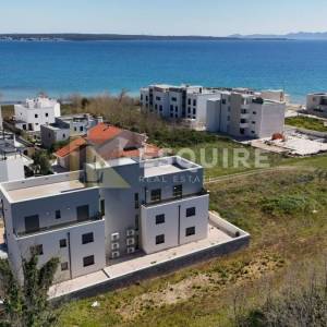 PRIVLAKA - Penthouse S5 s bazenom i pogledom na more - 90m2