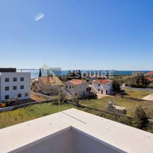 PRIVLAKA - Penthouse S5 s bazenom i pogledom na more - 90m2
