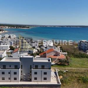 PRIVLAKA - Penthouse S5 s bazenom i pogledom na more - 90m2