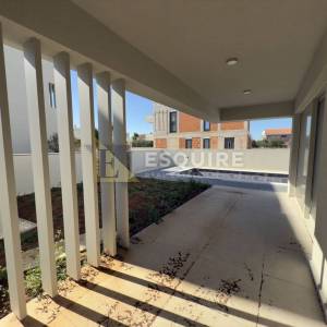 PRIVLAKA - predivna luksuzna duplex vila s bezenom!!