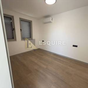 PRIVLAKA - predivna luksuzna duplex vila s bezenom!!