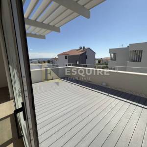 PRIVLAKA - predivna luksuzna duplex vila s bezenom!!