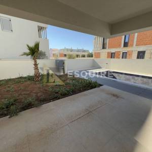 PRIVLAKA - predivna luksuzna duplex vila s bezenom!!