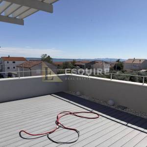 PRIVLAKA - predivna luksuzna duplex vila s bezenom!!